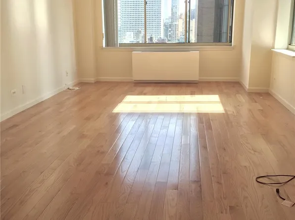 232-236 E 47th St #20C, New York, NY 10017