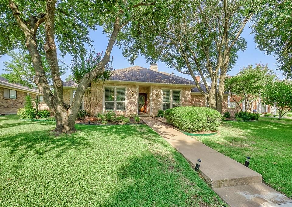 1st image of 2211 Victoria Ln