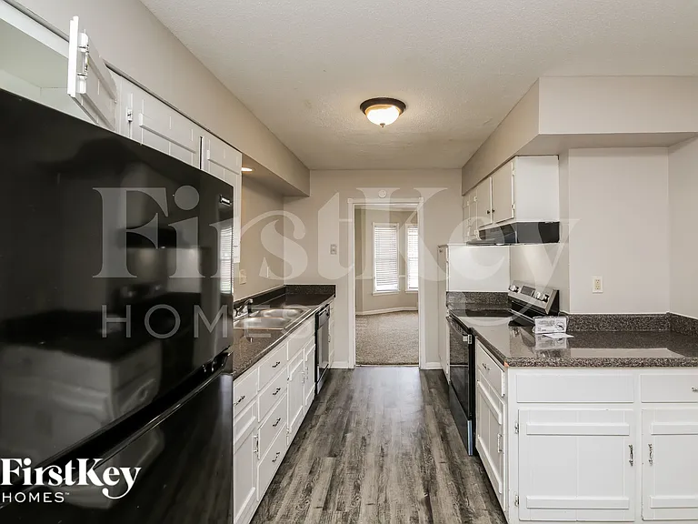 2097 Meadowview Ln — Photo 6