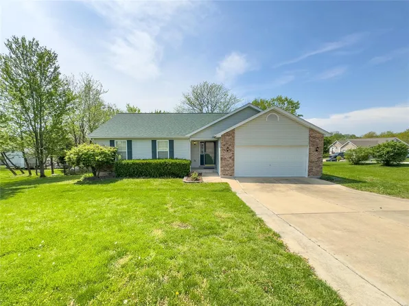 235 Allison Ln, Winfield, MO 63389