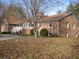 6571 Woodmere Rd, Walkertown, NC 27051