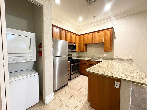 5th image of 50760 Santa Rosa Plz APT 3