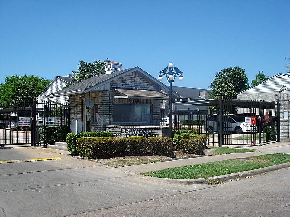 1st image of 9700 Leawood Blvd #7/15