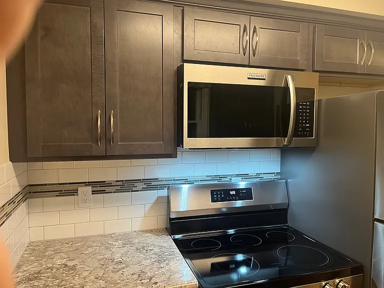 2568 Elmwood Ave #7 — Photo 3