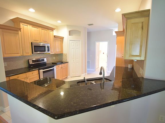 5th image of 1545 SW Mockingbird Cir