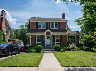 14 S Calumet Ave, Aurora, IL 60506