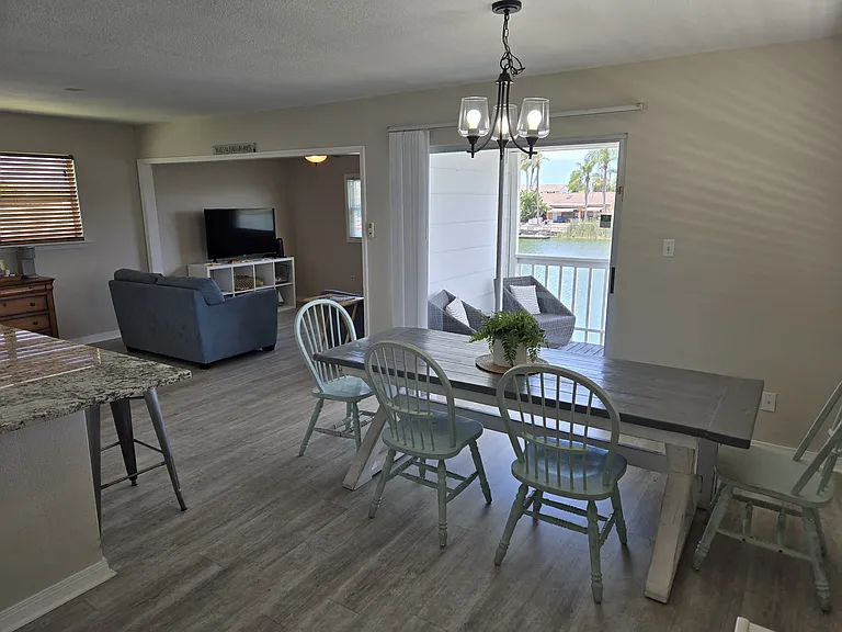 3393 Poinsettia Dr — Photo 15
