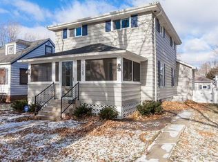 1129 Park Row St, Lake Geneva, WI 53147