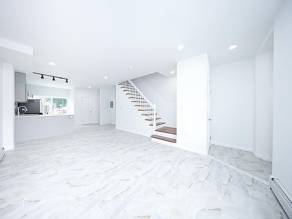 4th image of 2225 E 27th St