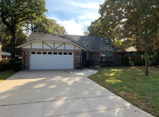 1513 Country Forest Ct, Grapevine, TX 76051