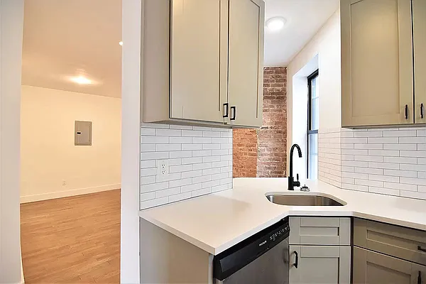 Rented by Bohemia Realty Group | media 2