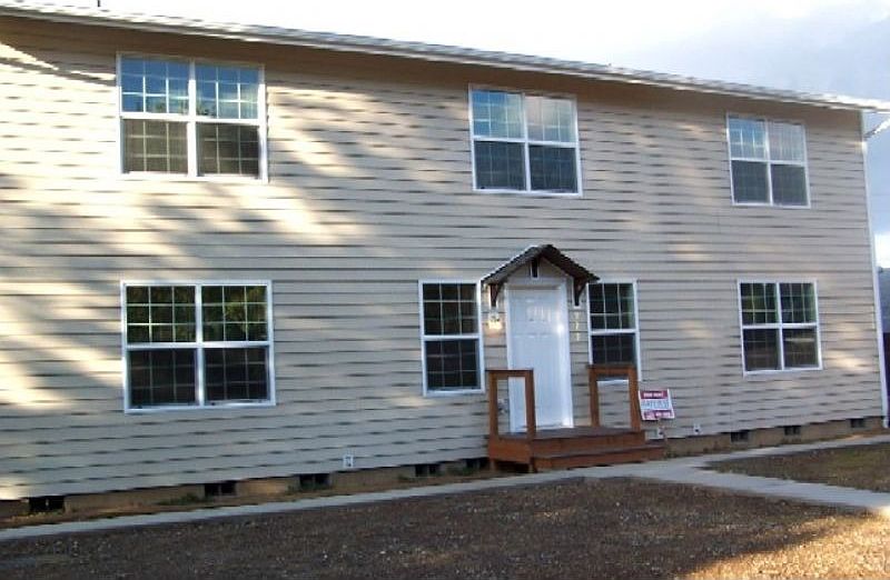 1st image of 924 W Cota St