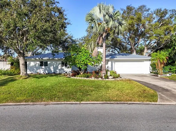 5510 America Dr, Sarasota, FL 34231
