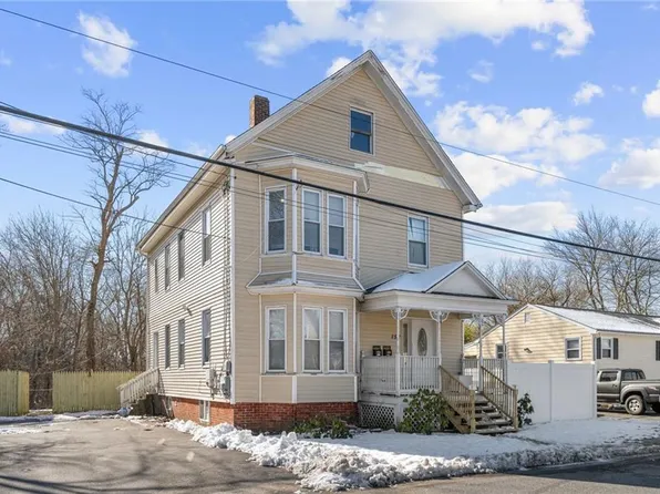 152 3rd Ave, Cranston, RI 02910