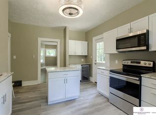 7740 N 38th St, Omaha, NE 68112
