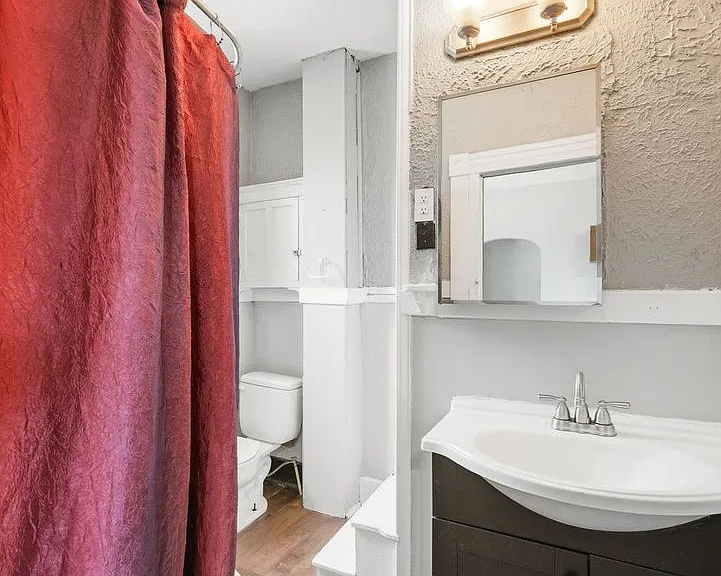 511 W Schirmer St — Photo 24