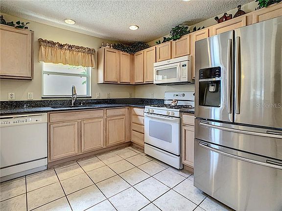 4th image of 1824 Athens Ln