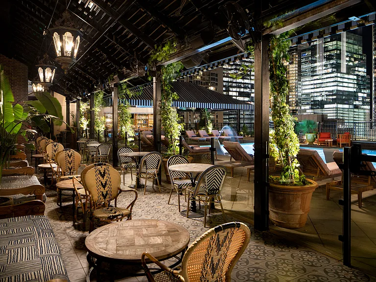 Group Therapy Restaurant - Hotel ZaZa