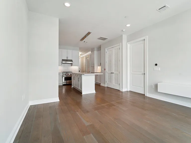 3 Somerset Ln #505 — Photo 8