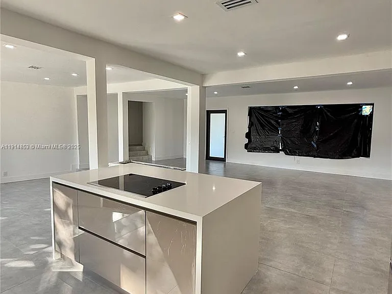 12615 N Miami Ave — Photo 22
