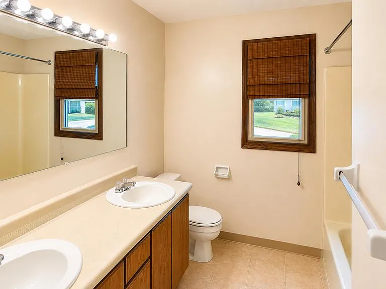 6402 Saint Andrews Dr #3 — Photo 4