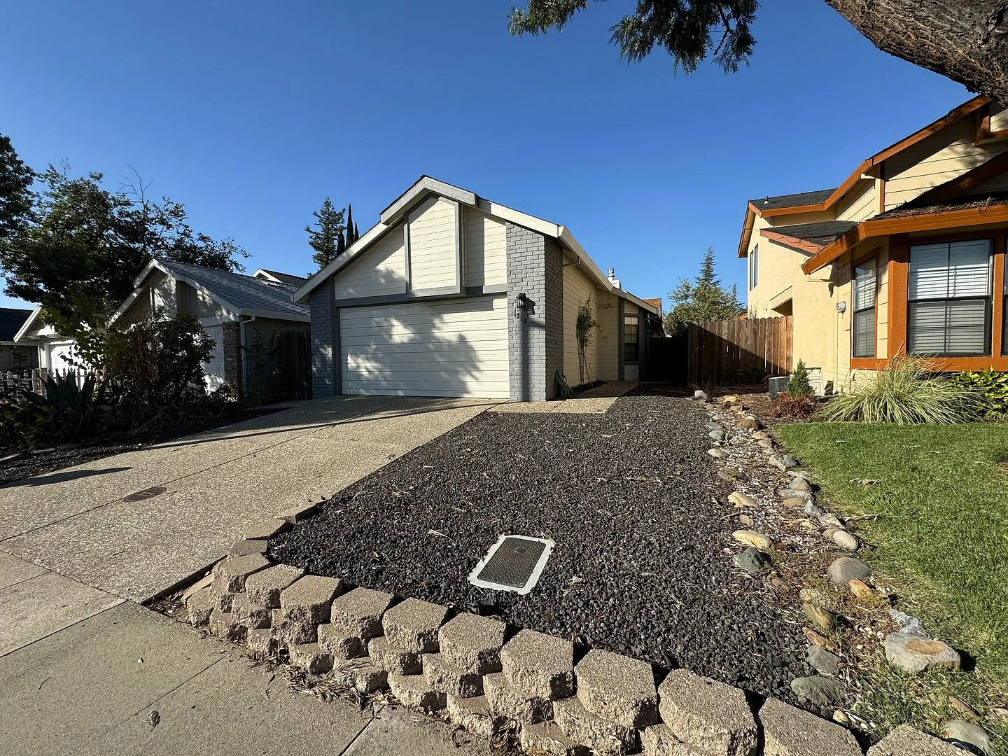 Nice Single Story Home In Roseville — Photo 2
