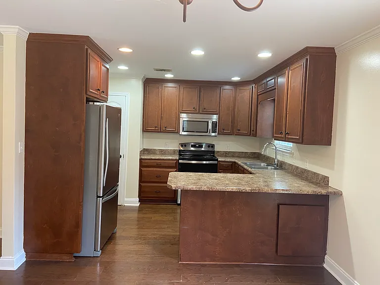 128 Aubry Ct — Photo 2
