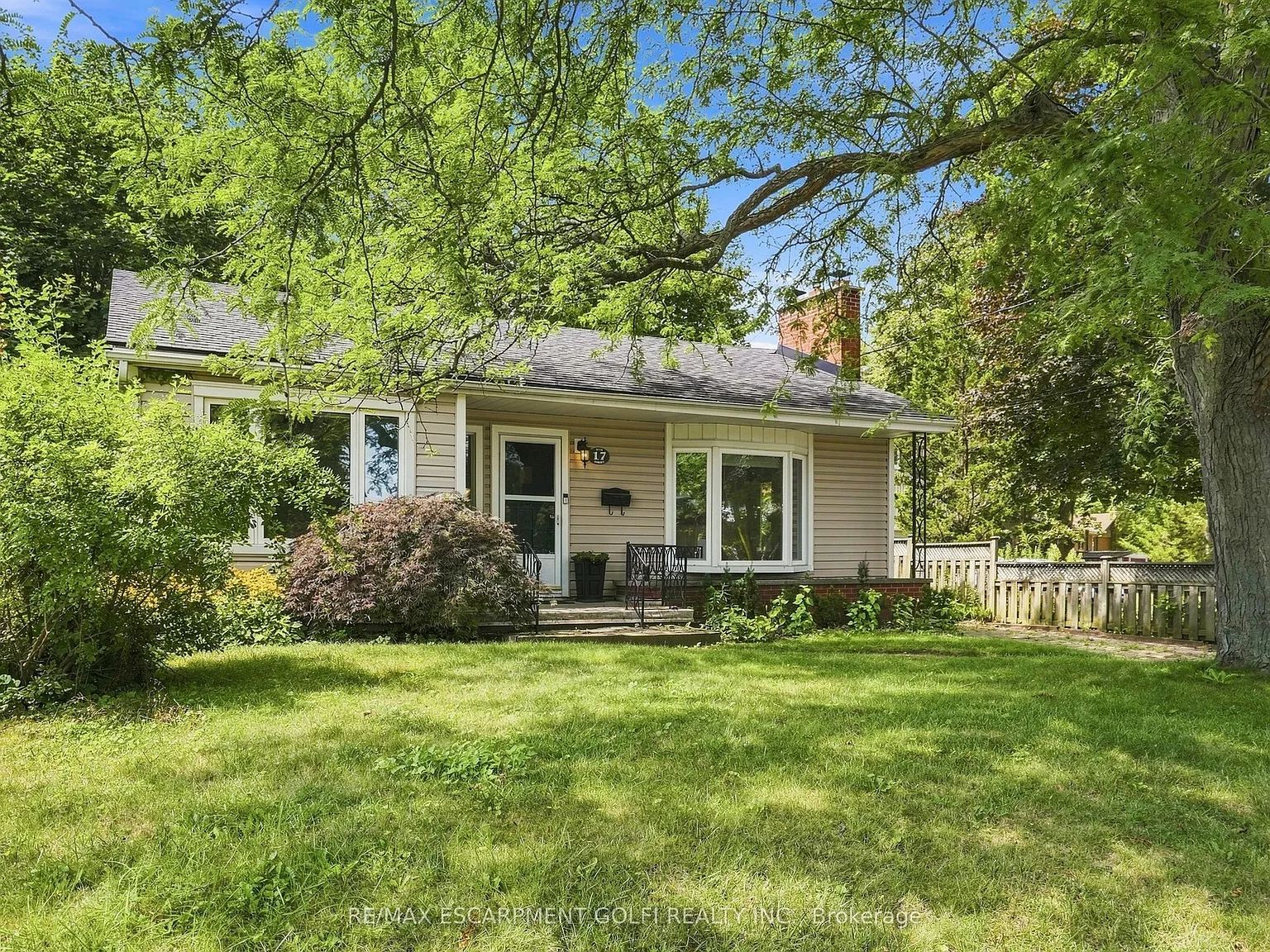 3 bed, $2,700 — Photo 2