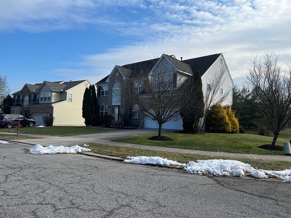 2nd image of 8201 River Park Rd