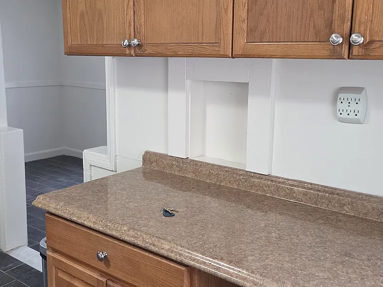 1107 Cambridge St #2 — Photo 7