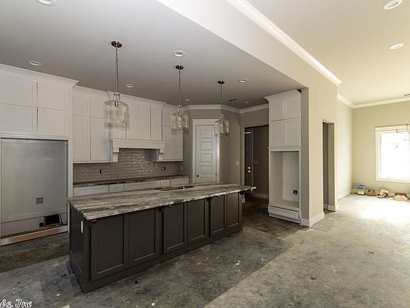 5th image of 7044 Westshore Ave