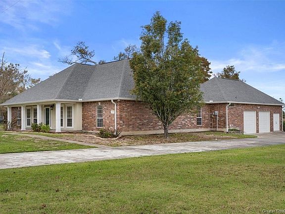 4th image of 2716 Magnolia Ln