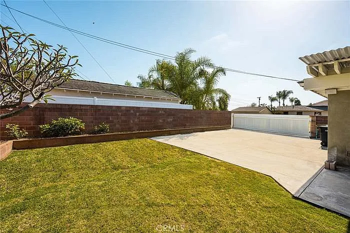 1306 E Rose Ave — Photo 18
