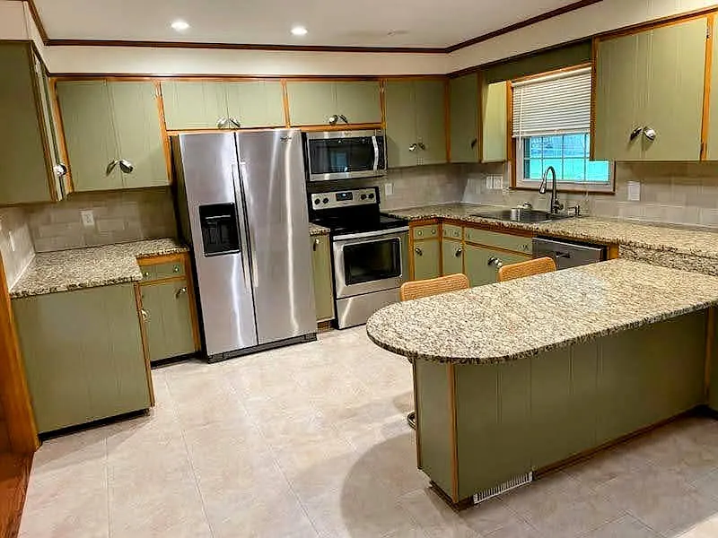 4 bed, 2219 sqft, $2,200 — Photo 3