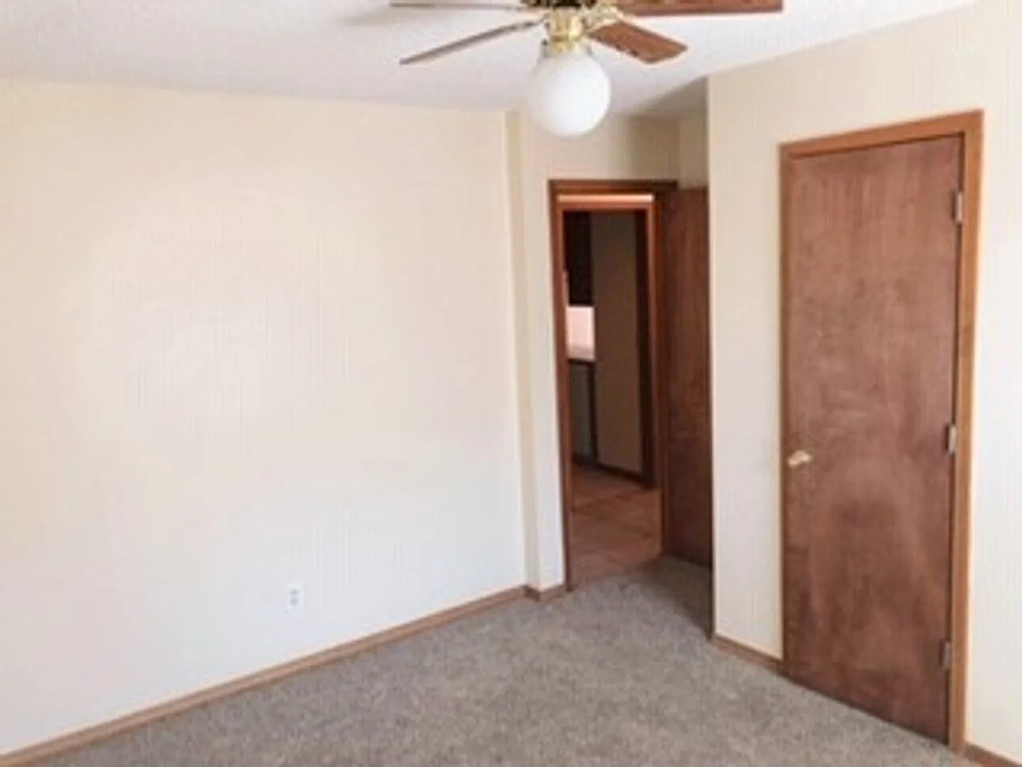 35.6 - 711 E. Redbud Drive — Photo 4
