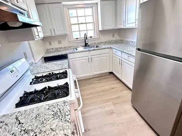 7447 Saint Charles Ave #202, New Orleans, LA 70118