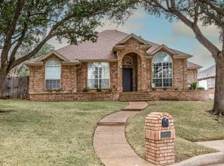 3105 Phillip Dr, Hurst, TX 76054
