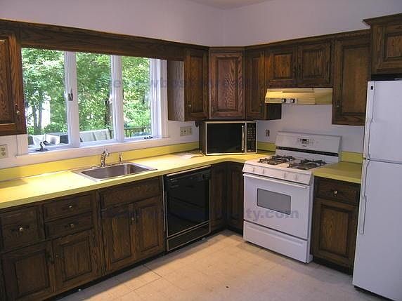 2nd image of 14 Burton St #T1