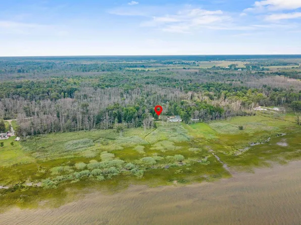 245 Bay Rd, Peshtigo, WI 54157
