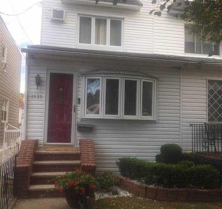 1st image of 1535 E 52nd St