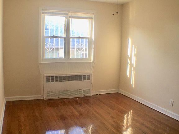 4th image of 41-27 48th St APT 2R