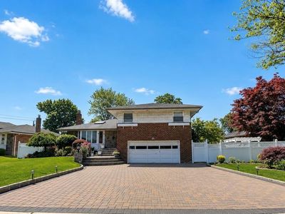 3 Carolyn Court, Syosset, NY, 11791