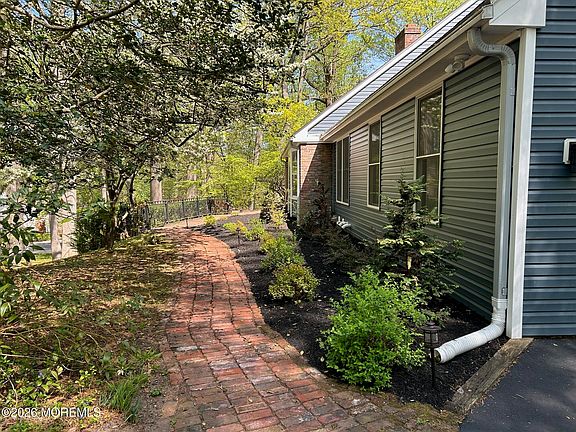 4th image of 25 Dellwood Court