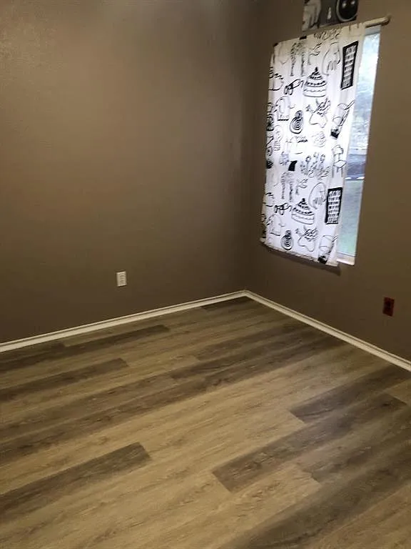 3 bed, 2.0 bath, 1424 sqft, $1,700 — Photo 4