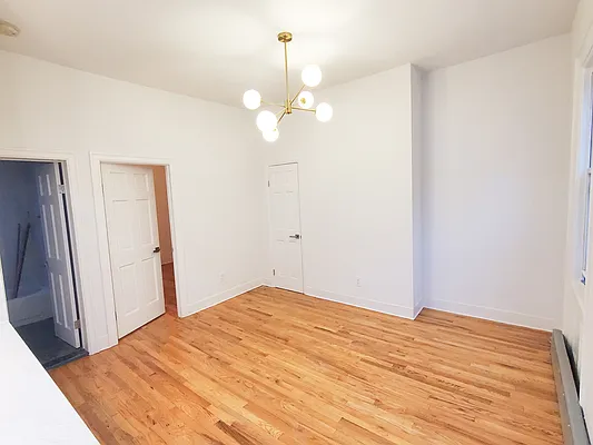 Rented by Realty 2000 Corp | media 11