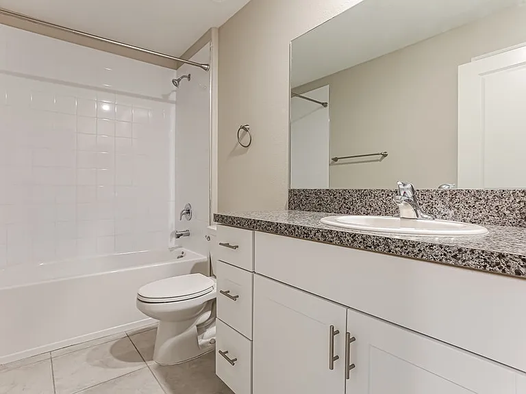 1411 Golden Glow Dr — Photo 14