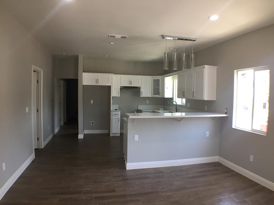 1st image of 3500 Eagle St