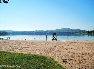 120 Omaha Trl, Pocono Lake, PA