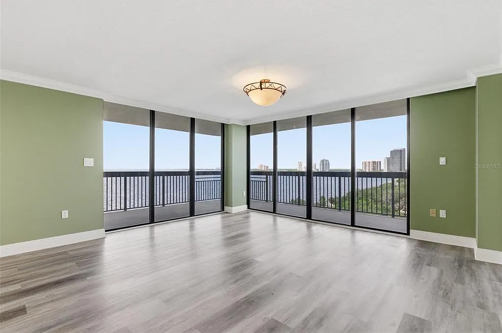 2 bed, 2.0 bath, 1520 sqft, $3,900 — Photo 2