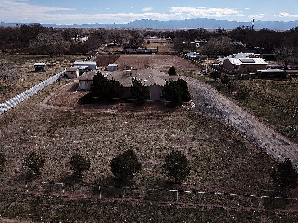 2nd image of 18 Camino Manzana
